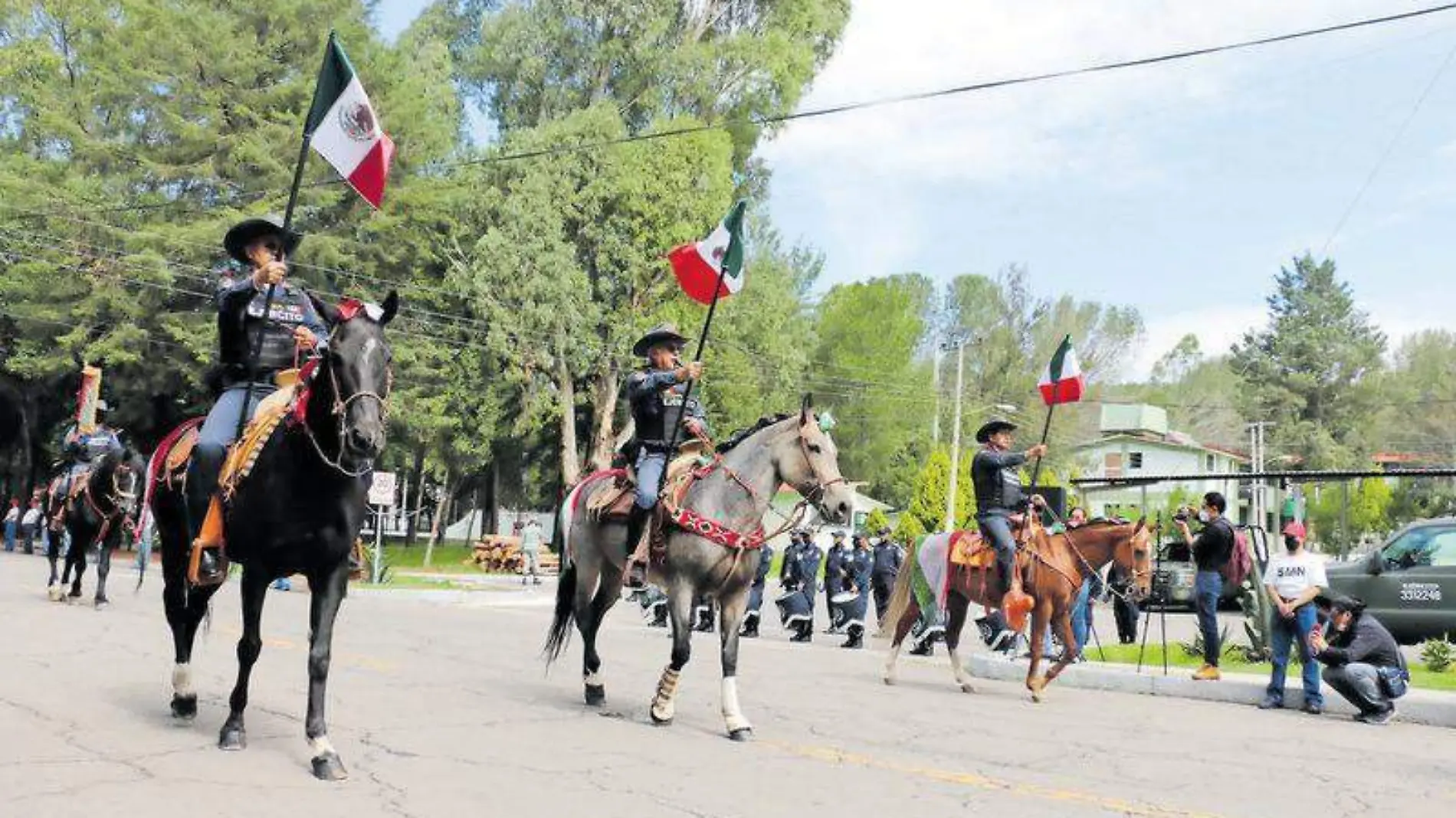 Desfile soldados 1